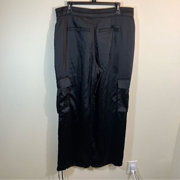 Sanctuary Eve Satin Cargo Pants Womens Size 31 Black NWT - Picture 10 of 14